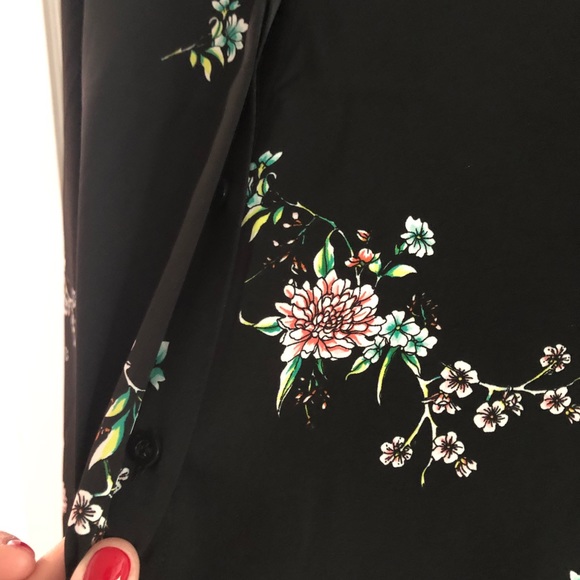 H&M floral pattern blouse, size large - Picture 4 of 7